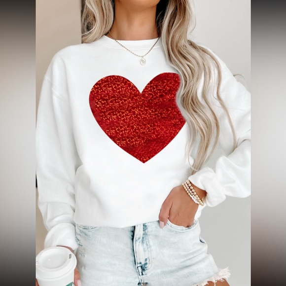 1123. Glitter heart crewneck sweatshirt white she red - Picture 2 of 3